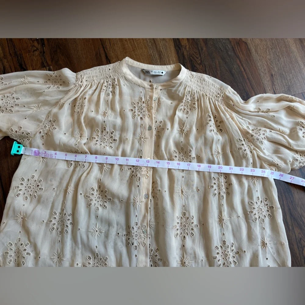 Zara S Cream Eyelet Button-Front Blouse - Picture 6 of 7